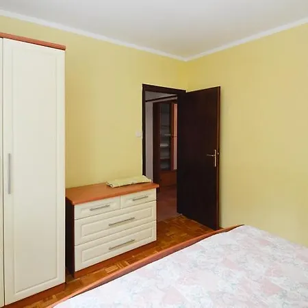 Klaudija 1239 Premantura